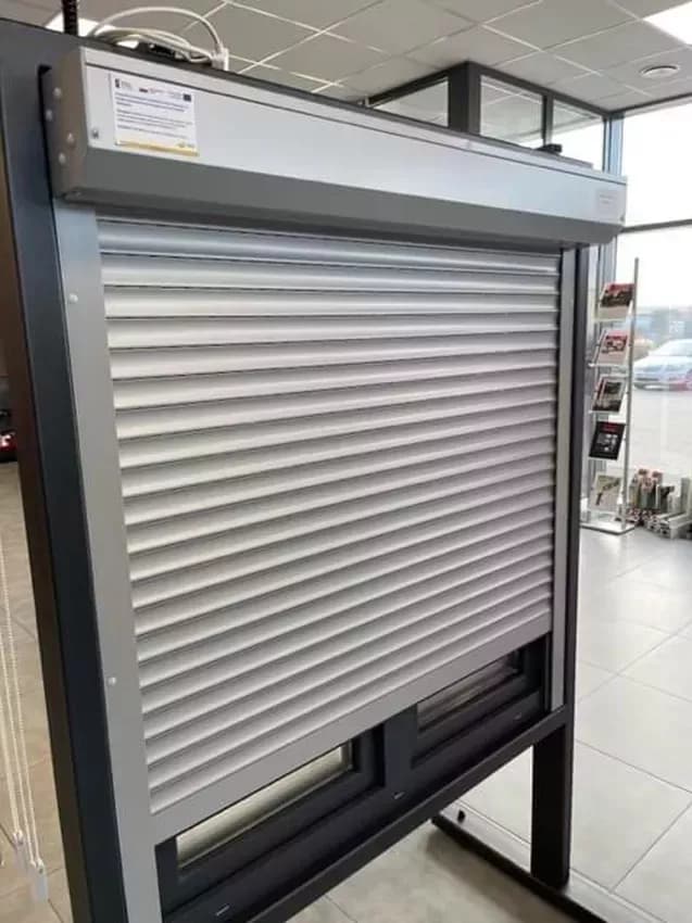 Obiekt przemysłowy — rolety