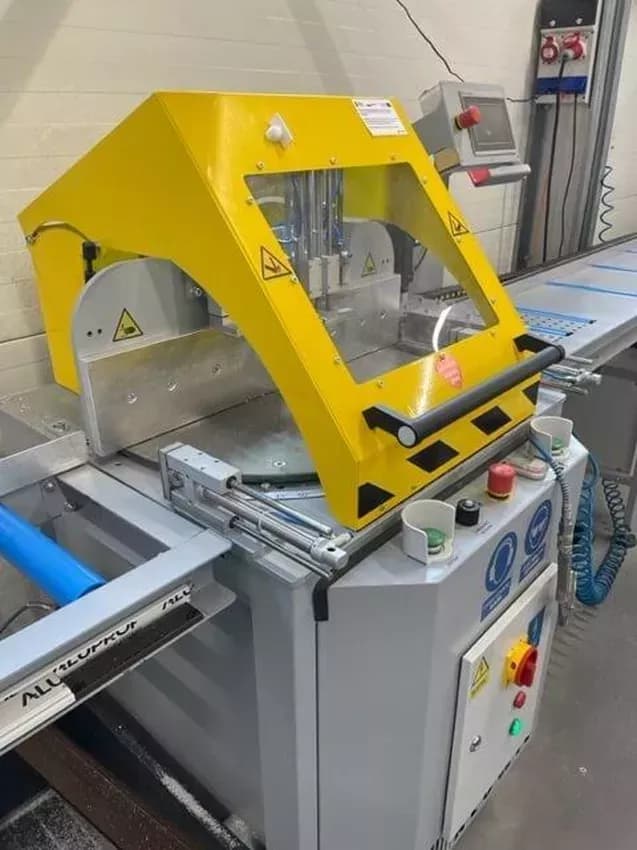 Hala — zabezpieczenie okien