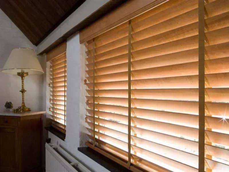 Żaluzje drewniane — realizacja